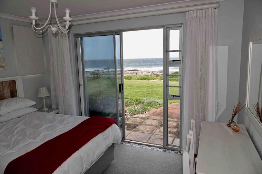 Villa Whales & Waves Hermanus Esterno foto