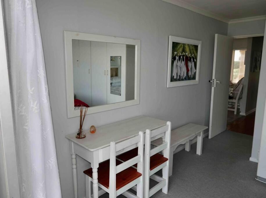 Villa Whales & Waves Hermanus Esterno foto