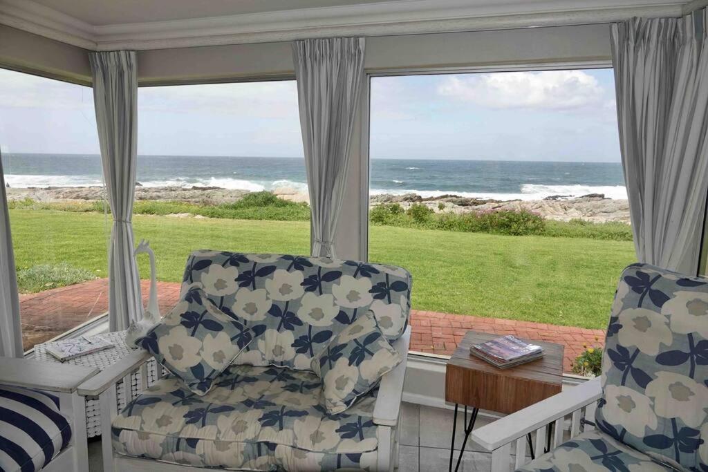 Villa Whales & Waves Hermanus Esterno foto