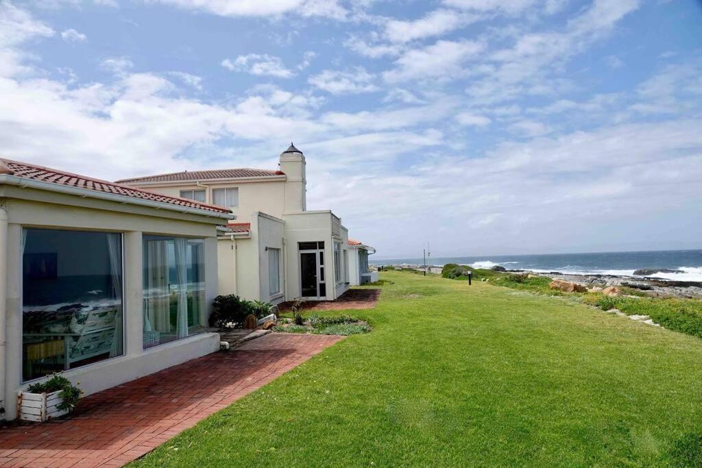 Villa Whales & Waves Hermanus Esterno foto