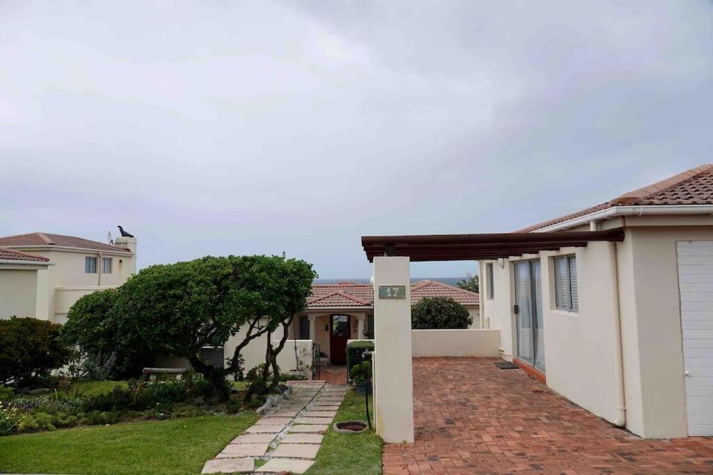 Villa Whales & Waves Hermanus Esterno foto