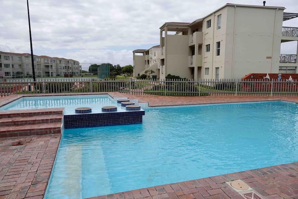 Villa Whales & Waves Hermanus Esterno foto