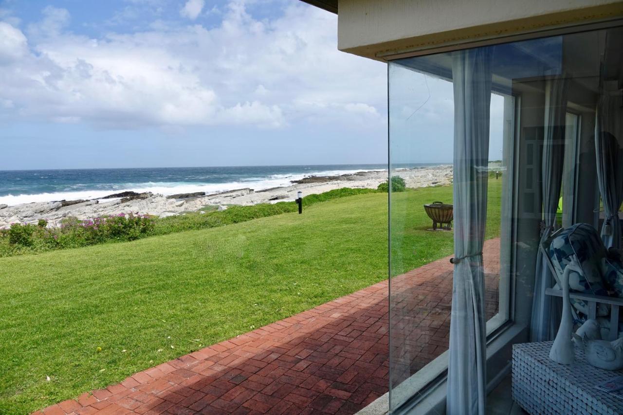 Villa Whales & Waves Hermanus Esterno foto