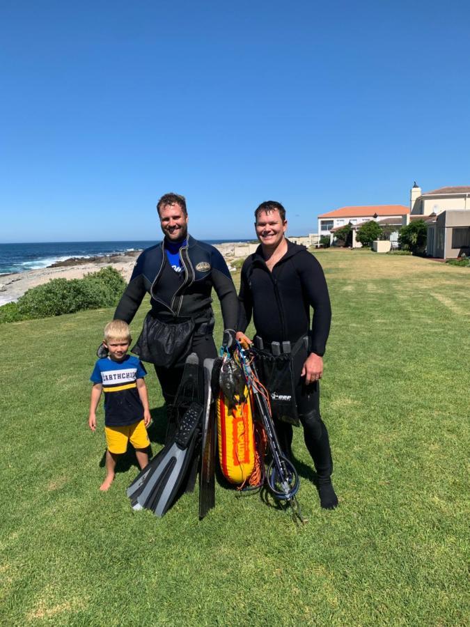 Villa Whales & Waves Hermanus Esterno foto